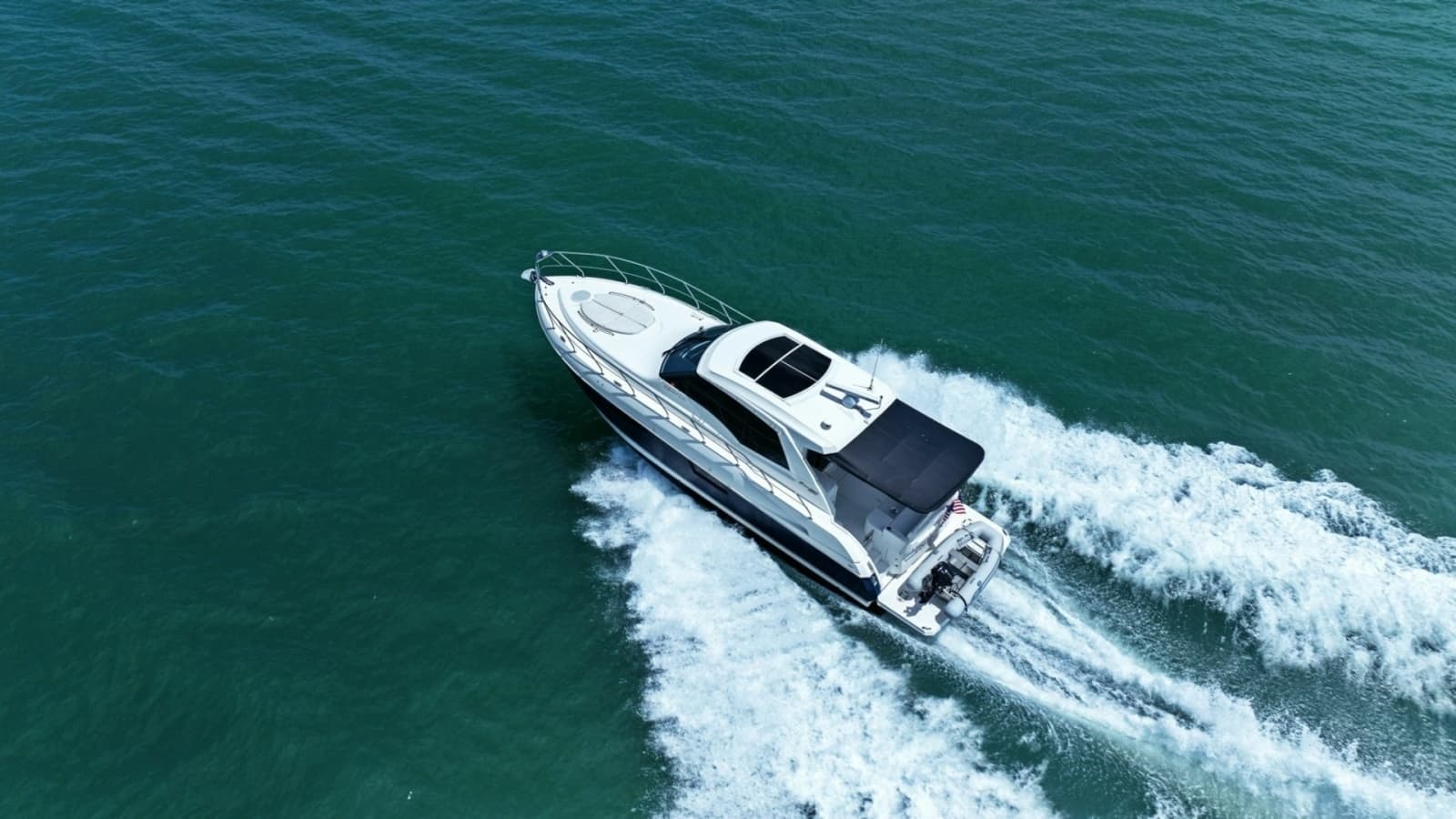 2014 Cruisers Yachts 48 Cantius