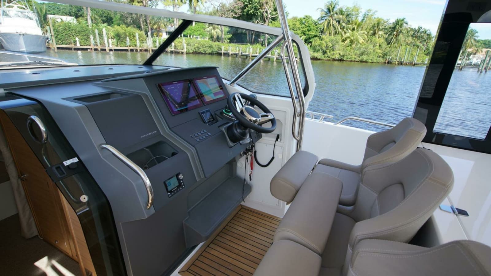 2025 Nimbus Tender 11