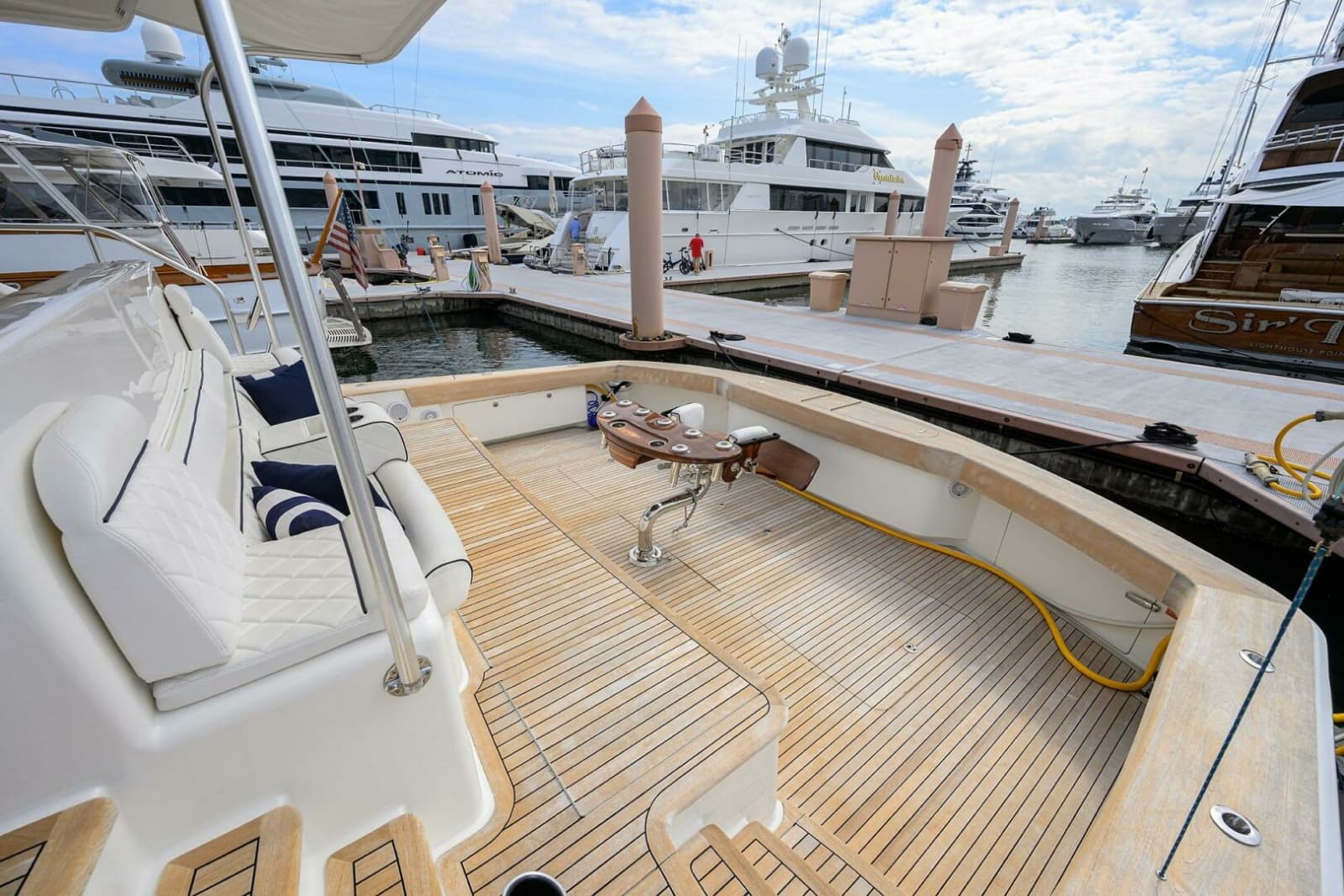 Viking  92 SPECULATOR - Cockpit
