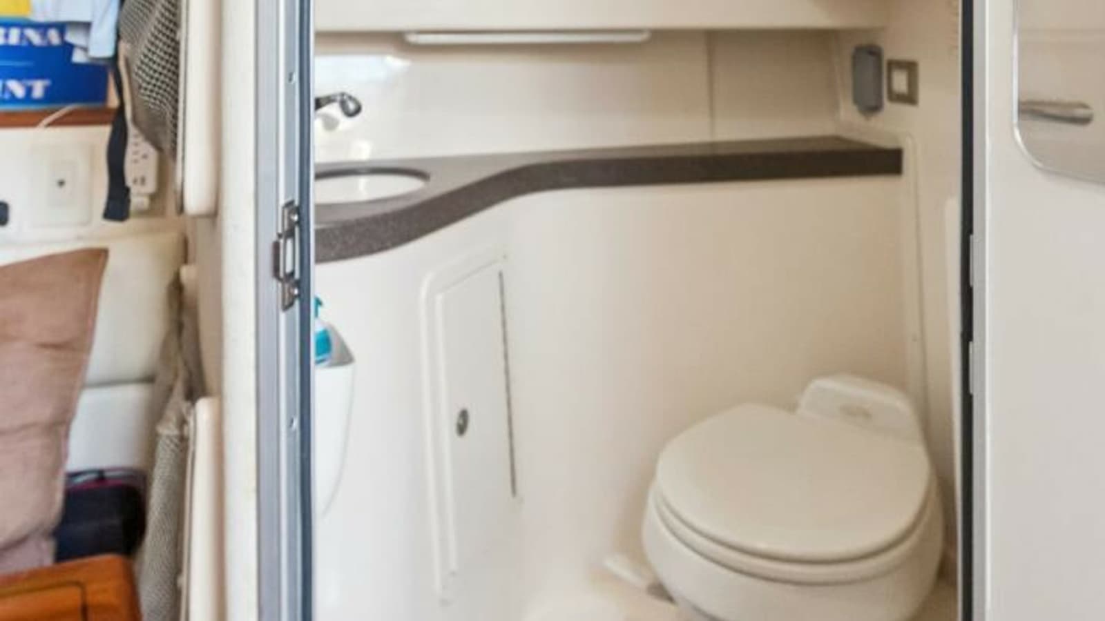 2006 Grady-White 330 Express - "POLE POSITION": Compact Marine Head