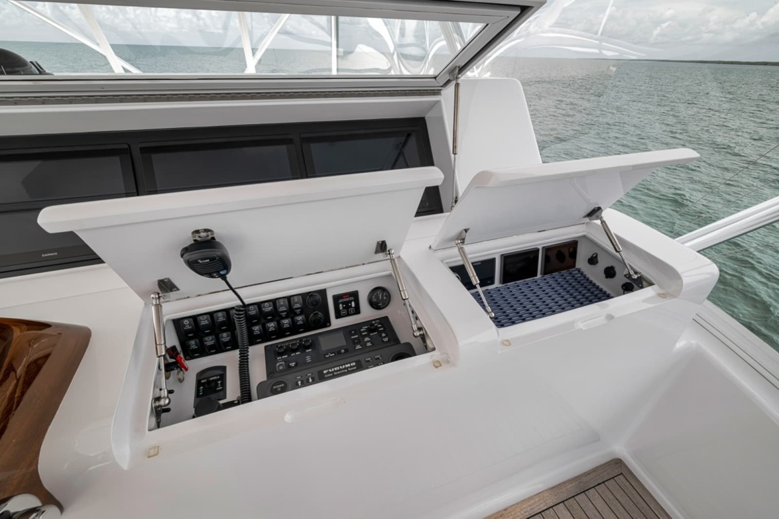 2021 Weaver 75 Convertible