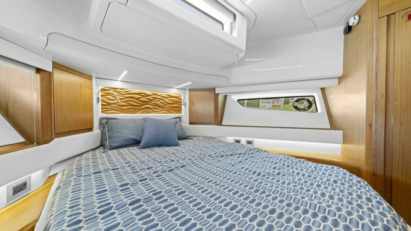 2023 Tiara Yachts EX 60