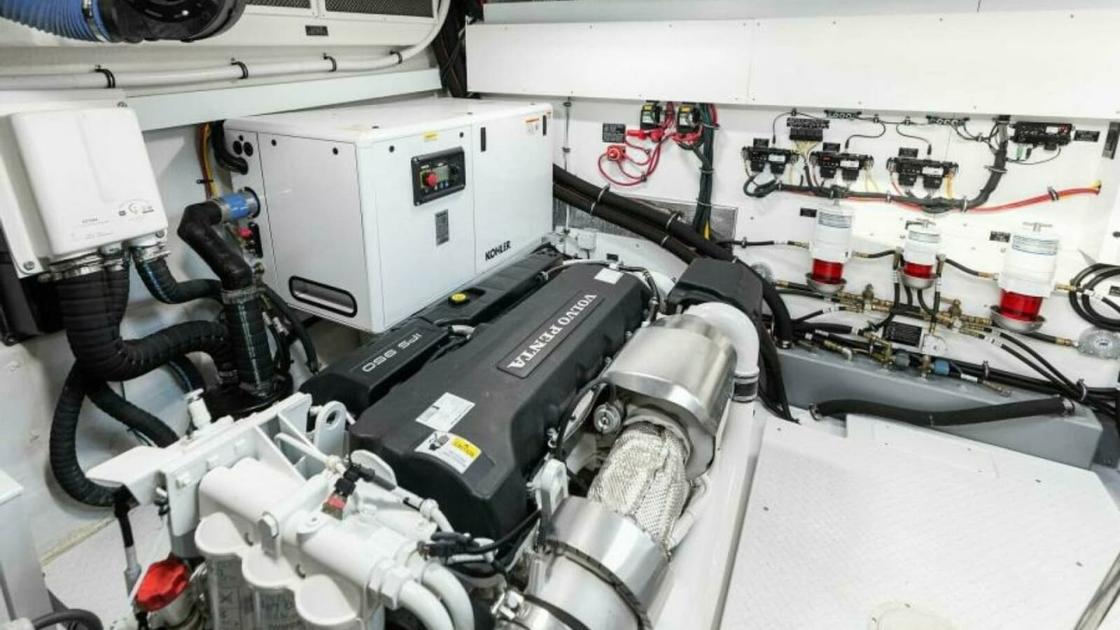 2023 Cruisers Yachts 60 Cantius Fly- Generator