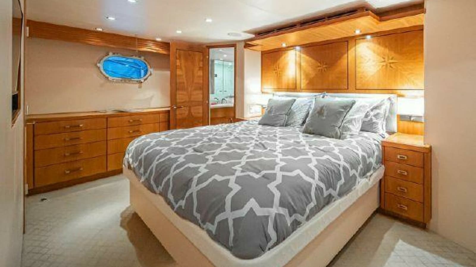 2008 77 Enclosed Bridge "Desperado"-Master Stateroom