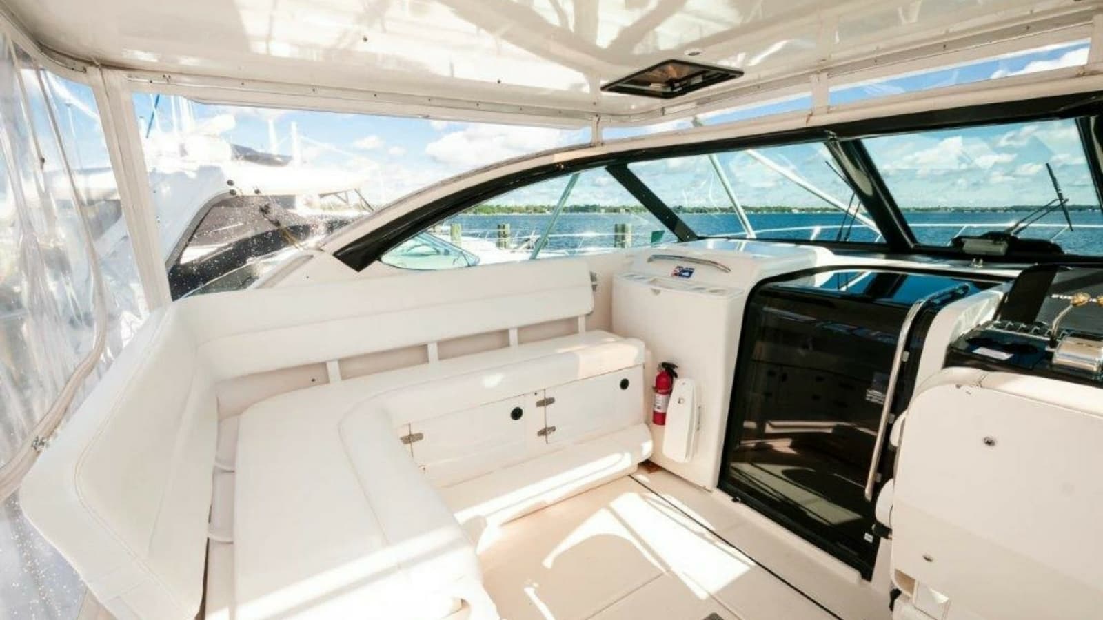 2003 Tiara Yachts 4200 Open Kingfisher Helm 6