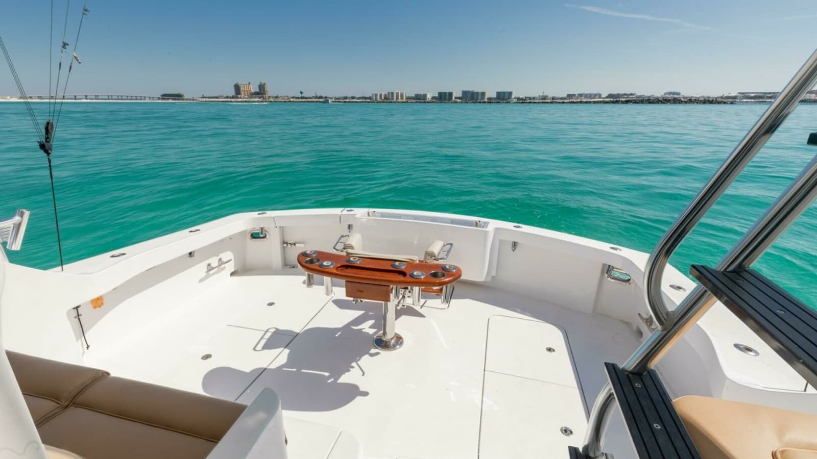2016 Hatteras GT60 KNOT ON CALL Cockpit 3