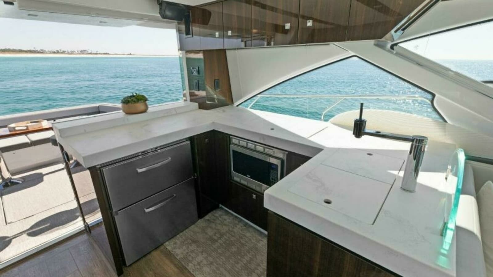 2023 Cruisers Yachts 60 Cantius Fly- Galley