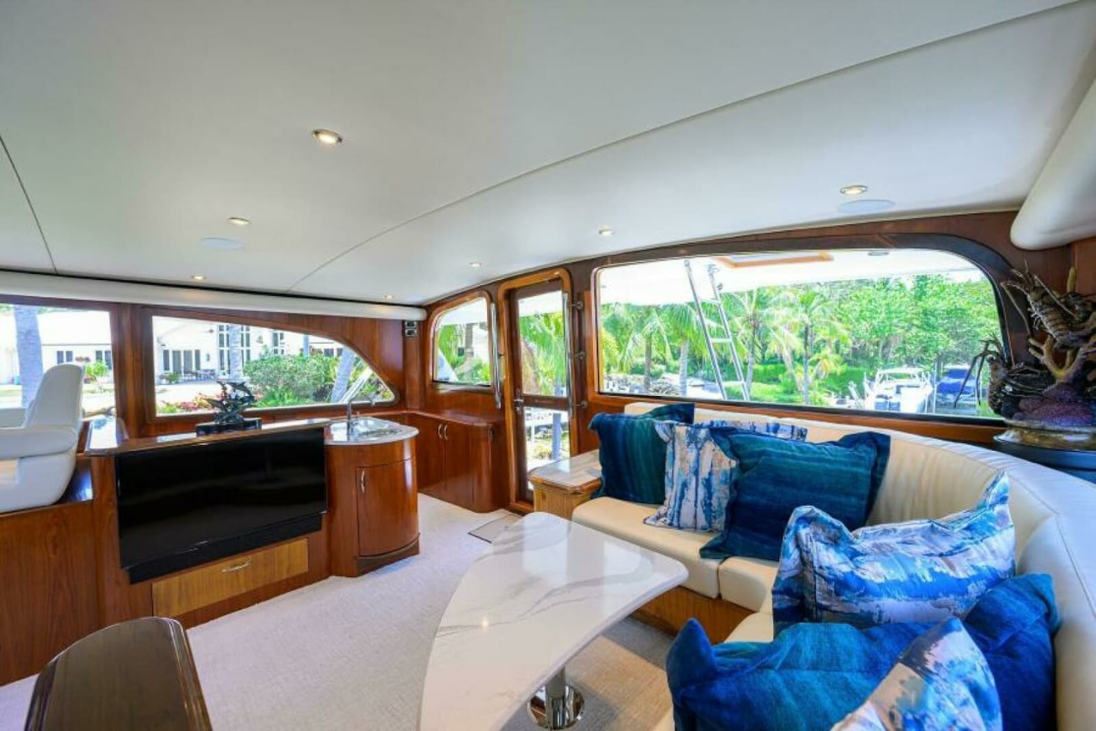 2004 Sea Force IX 82 Enclosed Bridge