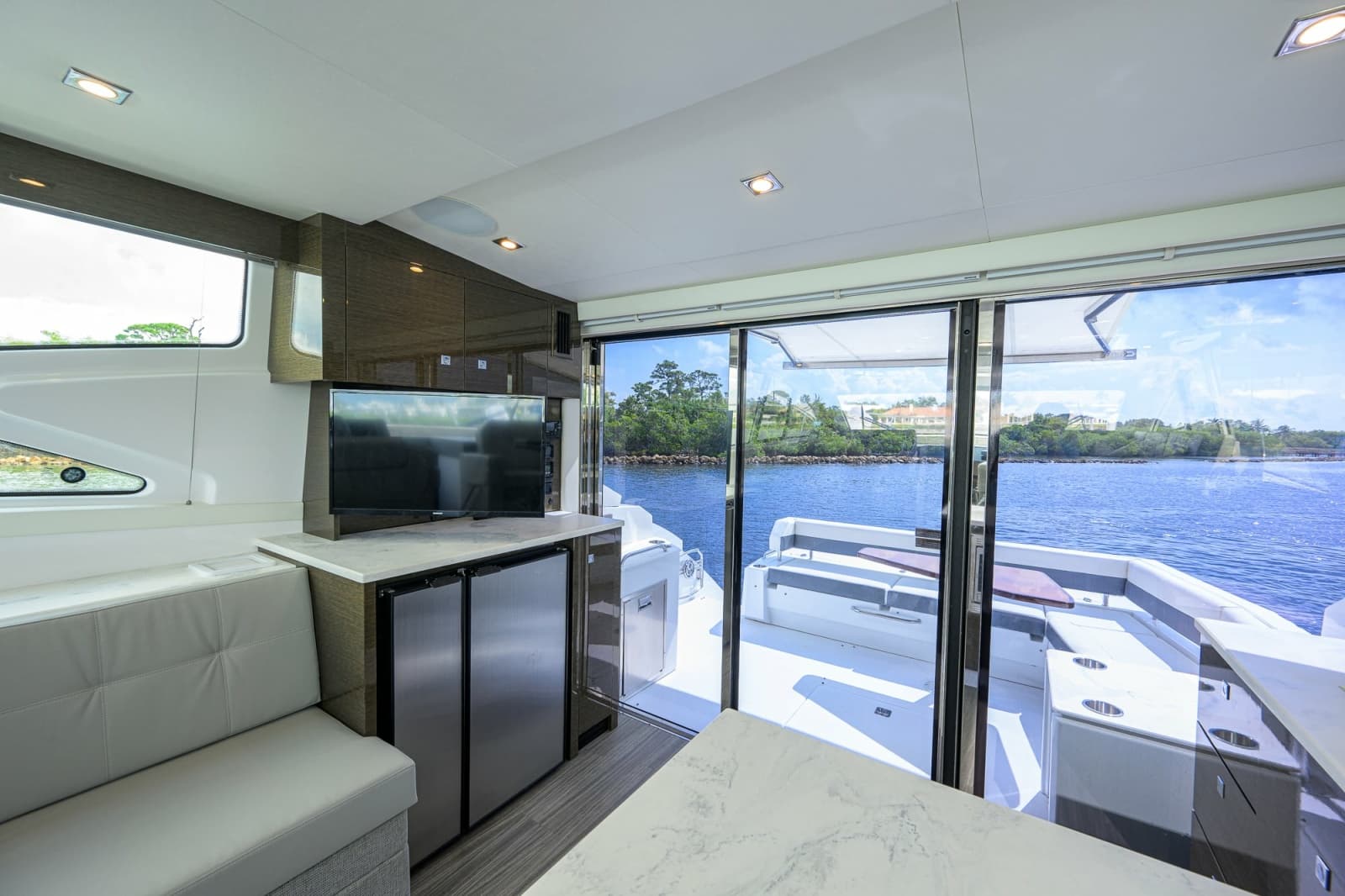 2020 Cruisers 46 Cantius