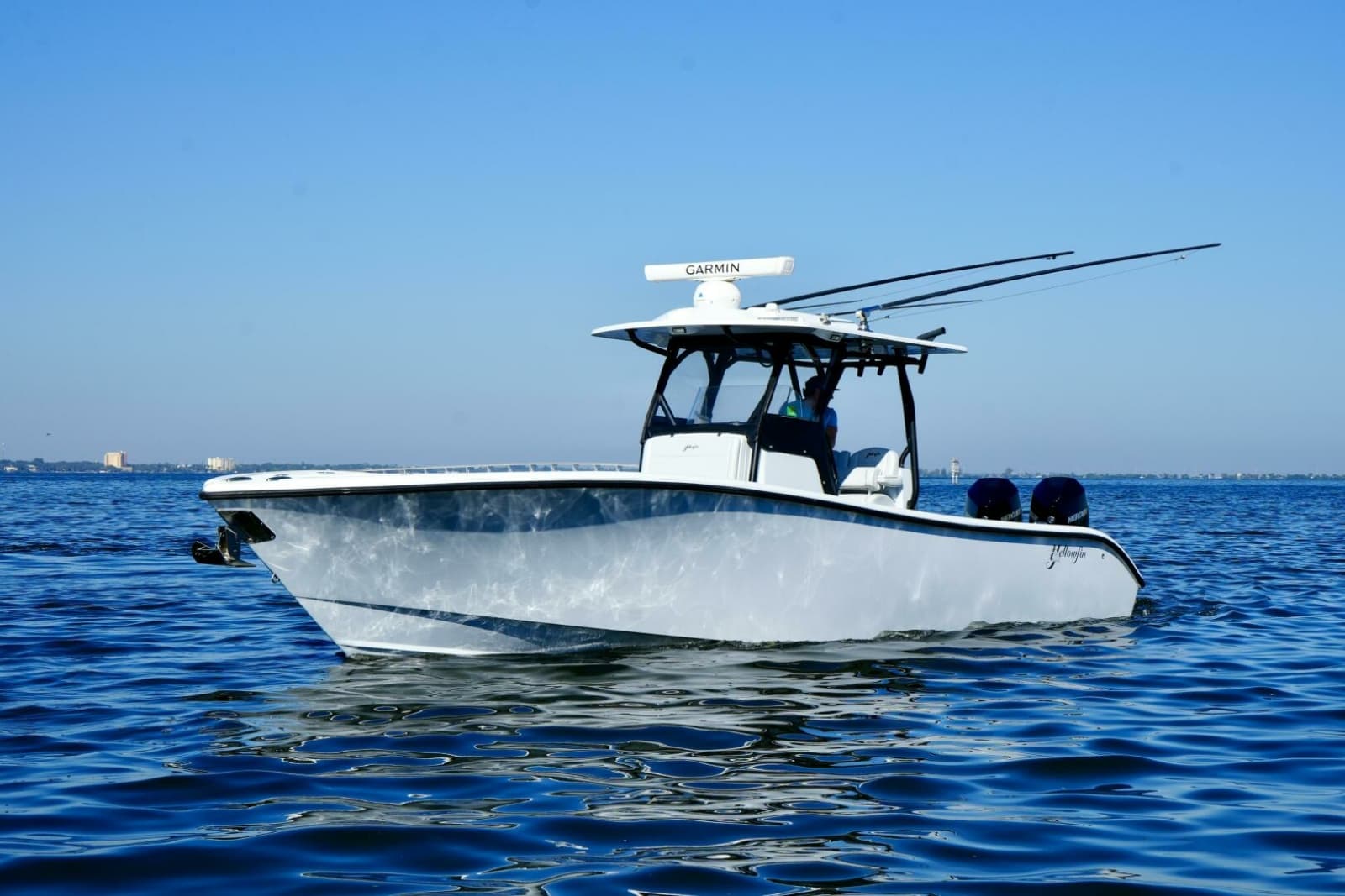 Yellowfin 32 Luhn 32- Profile