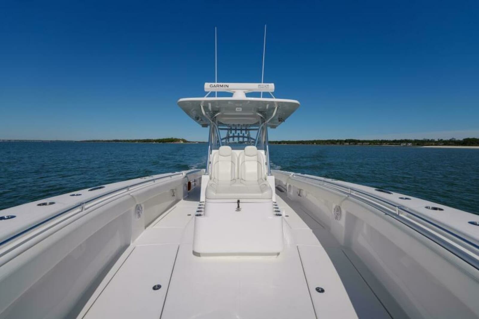 SeaHunter 38 Reel Escape- Forward Seating