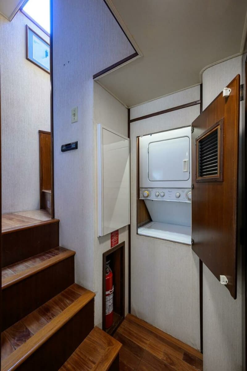 1991 Hatteras 78 Cockpit Motor Yacht
