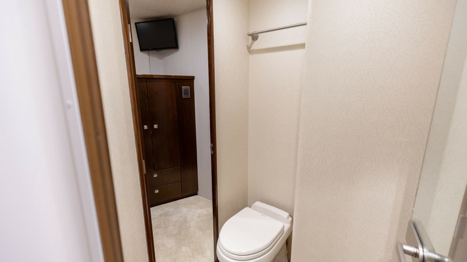 2015 Viking 76 Enclosed Bridge- CHULA- Forward Head