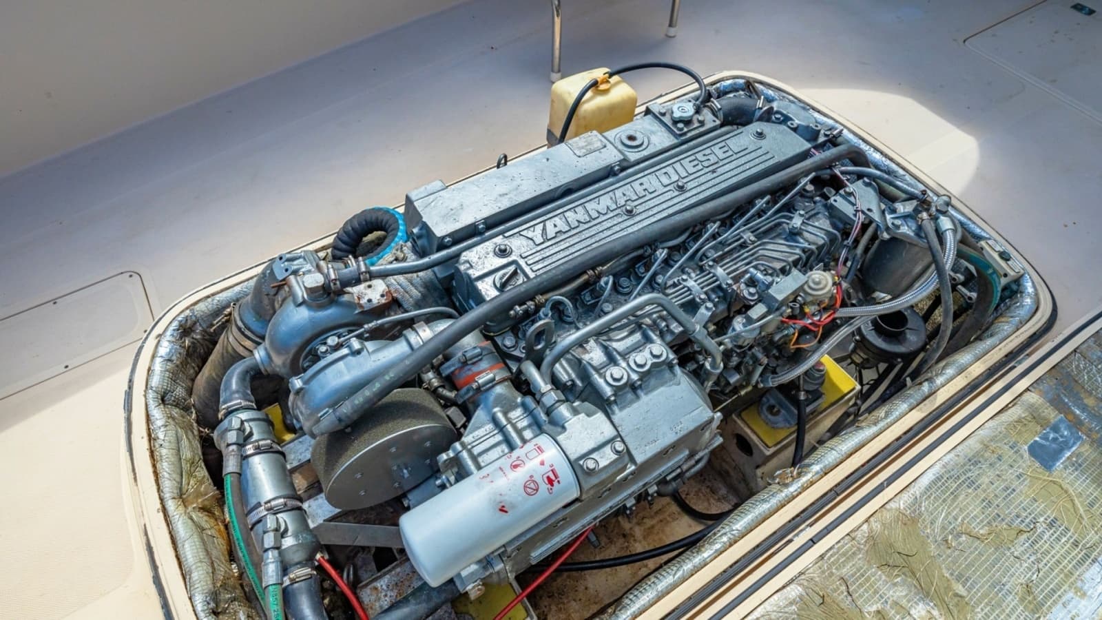 1998 36 Hinckley Picnic Boat Engine
