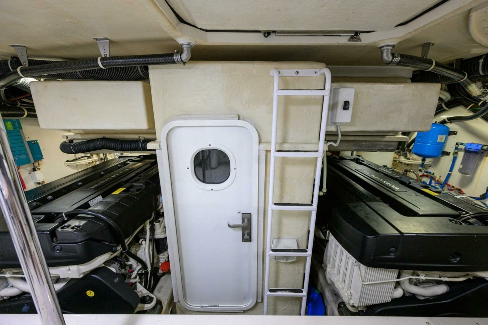Marquis 66 ANDIAMO - Engine Room