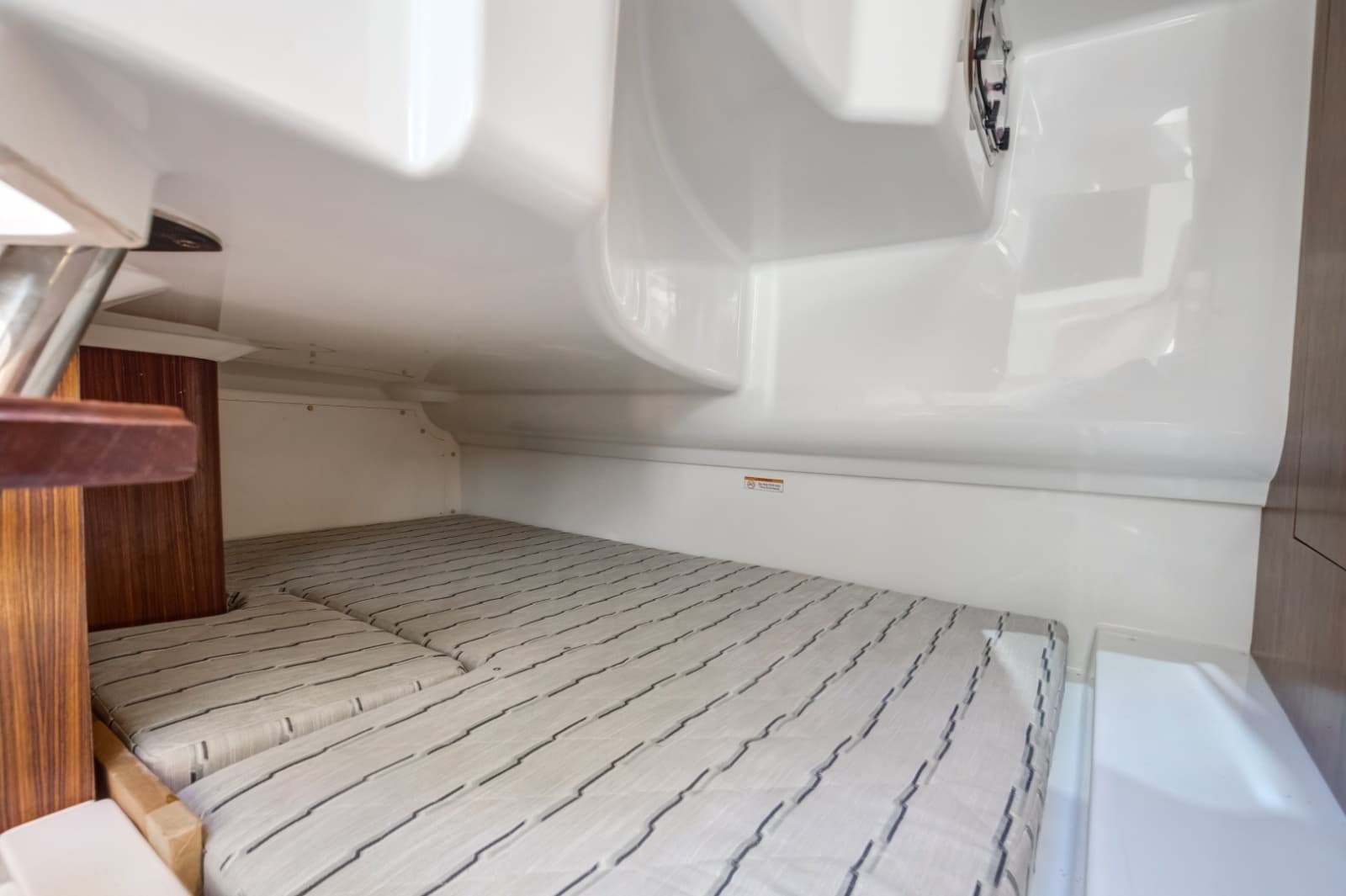 Pursuit 37 - Irish Ayes - Cabin