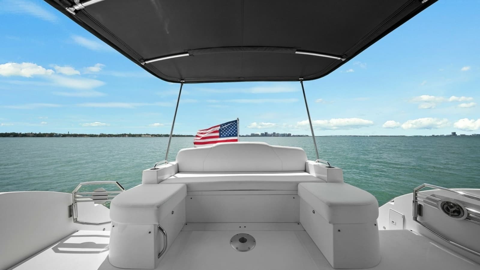 2014 Cruisers Yachts 48 Cantius