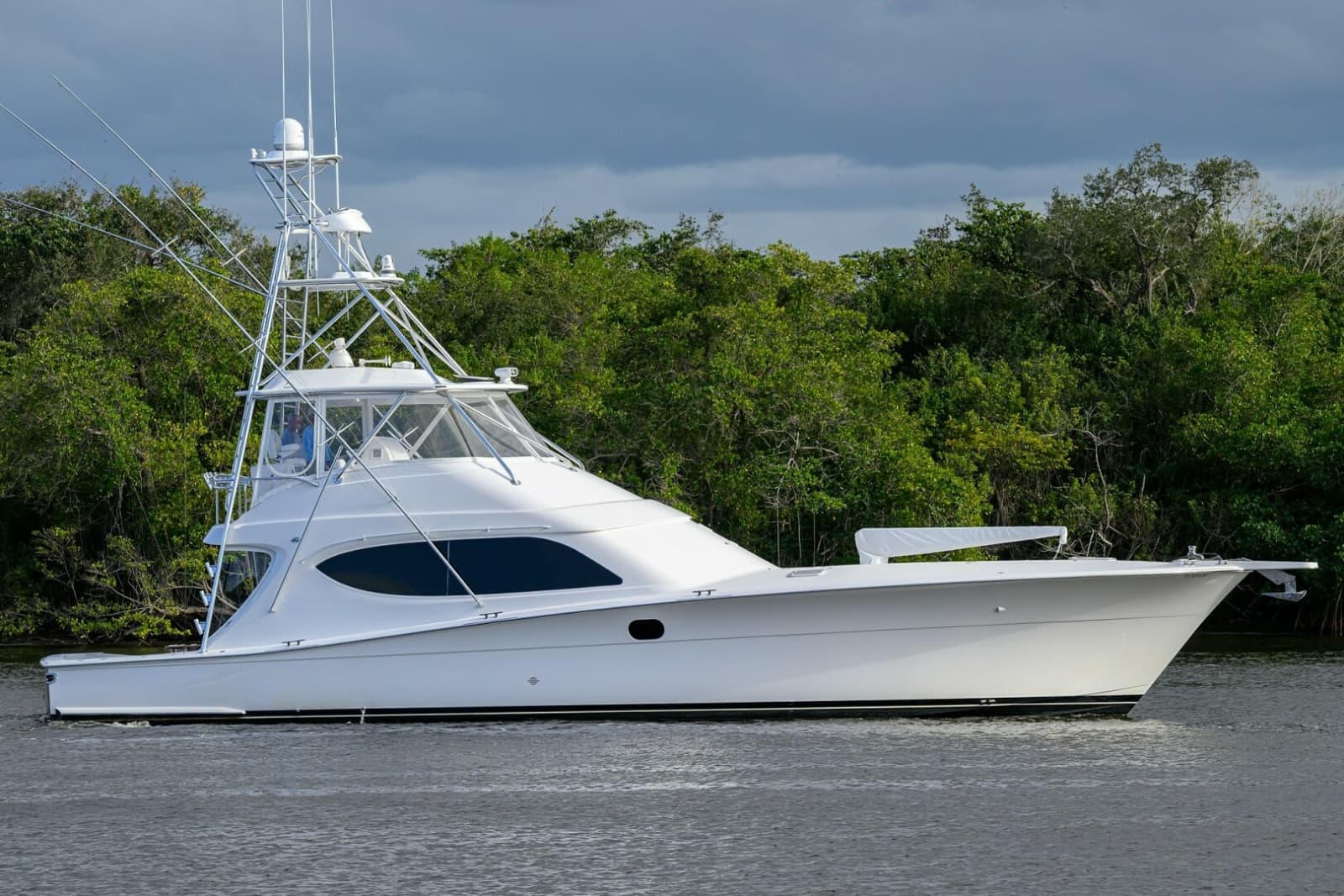 2013 Hatteras GT63