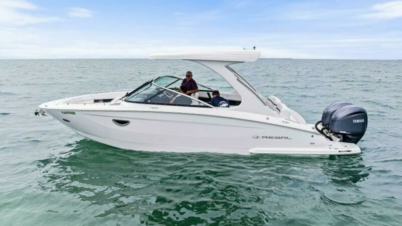 Side Profile of Regal 29 OBX