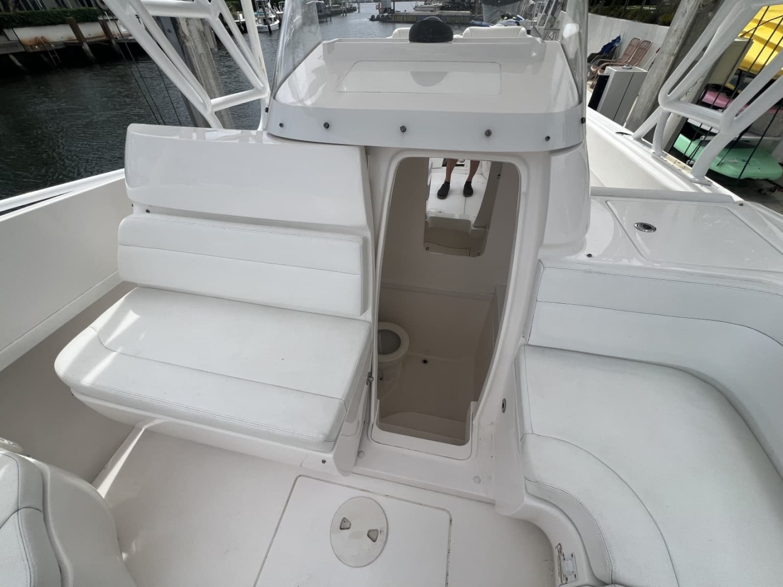 Intrepid 32 PATRICIA - Forward Seating