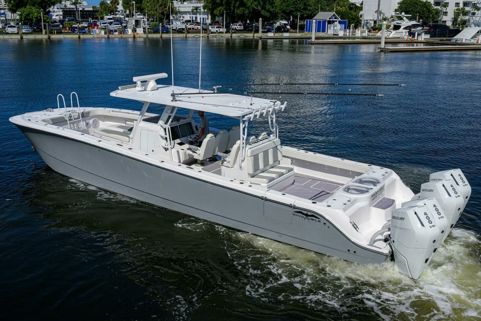 Invincible 46 Argento II - Exterior Profile