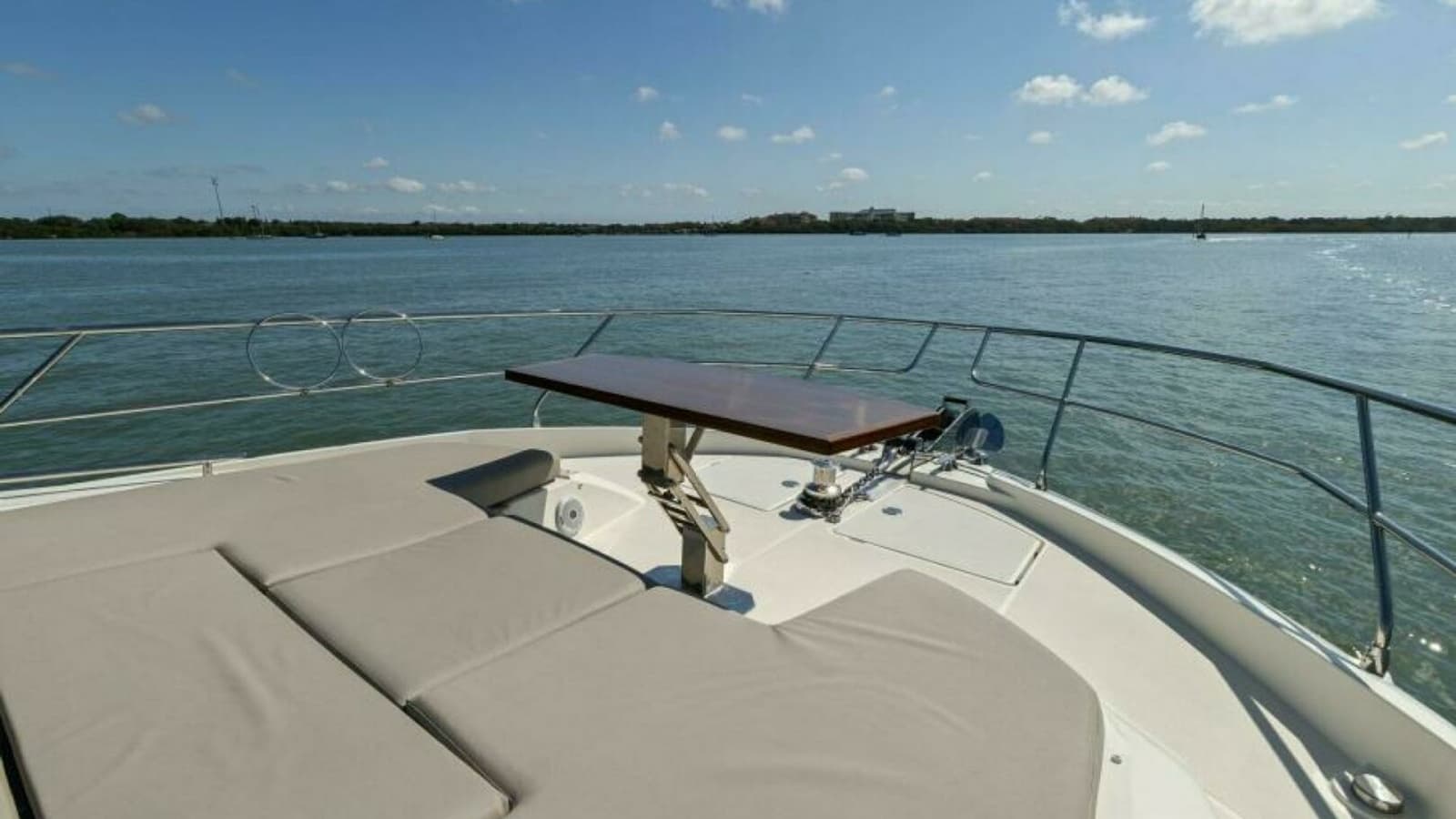 2022 59 Prestige Flybridge - How Sweet It Its - Bow