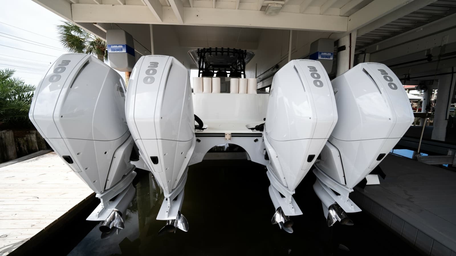 Quad Outboard Engines on Transom