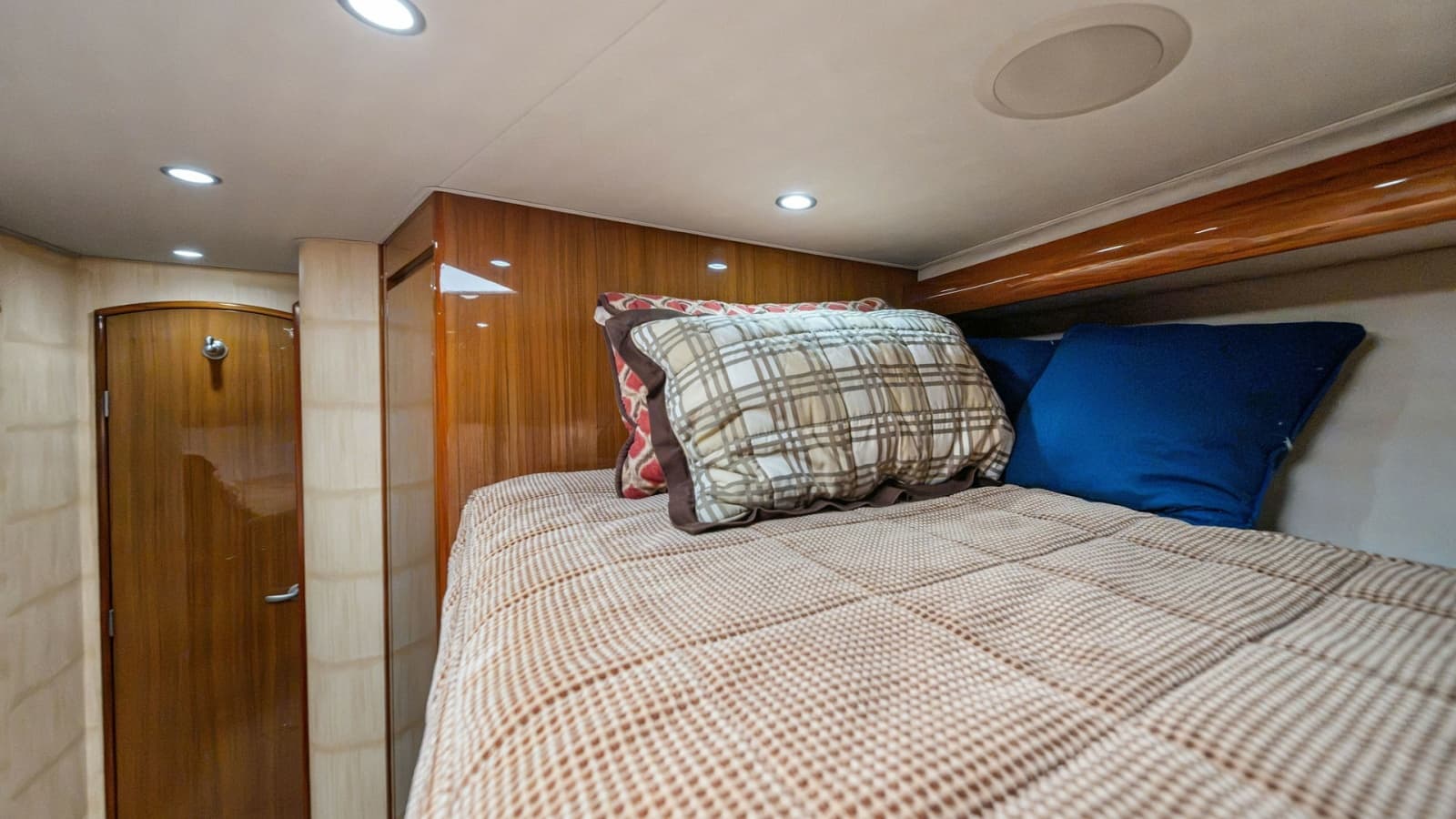 Cozy Guest Cabin with Bunk