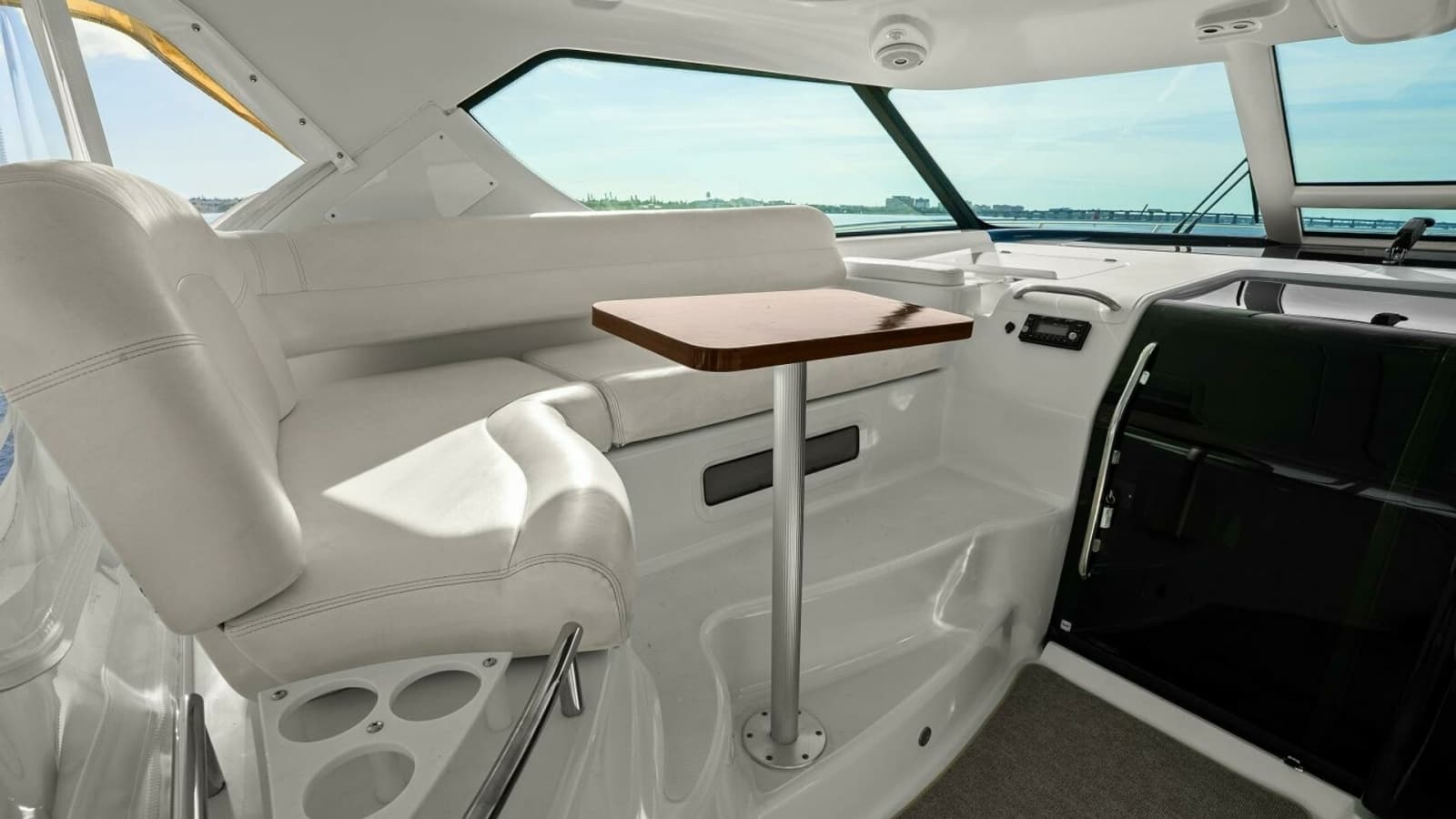 2007 Tiara Yachts 4300 Sovran - Helm Seating