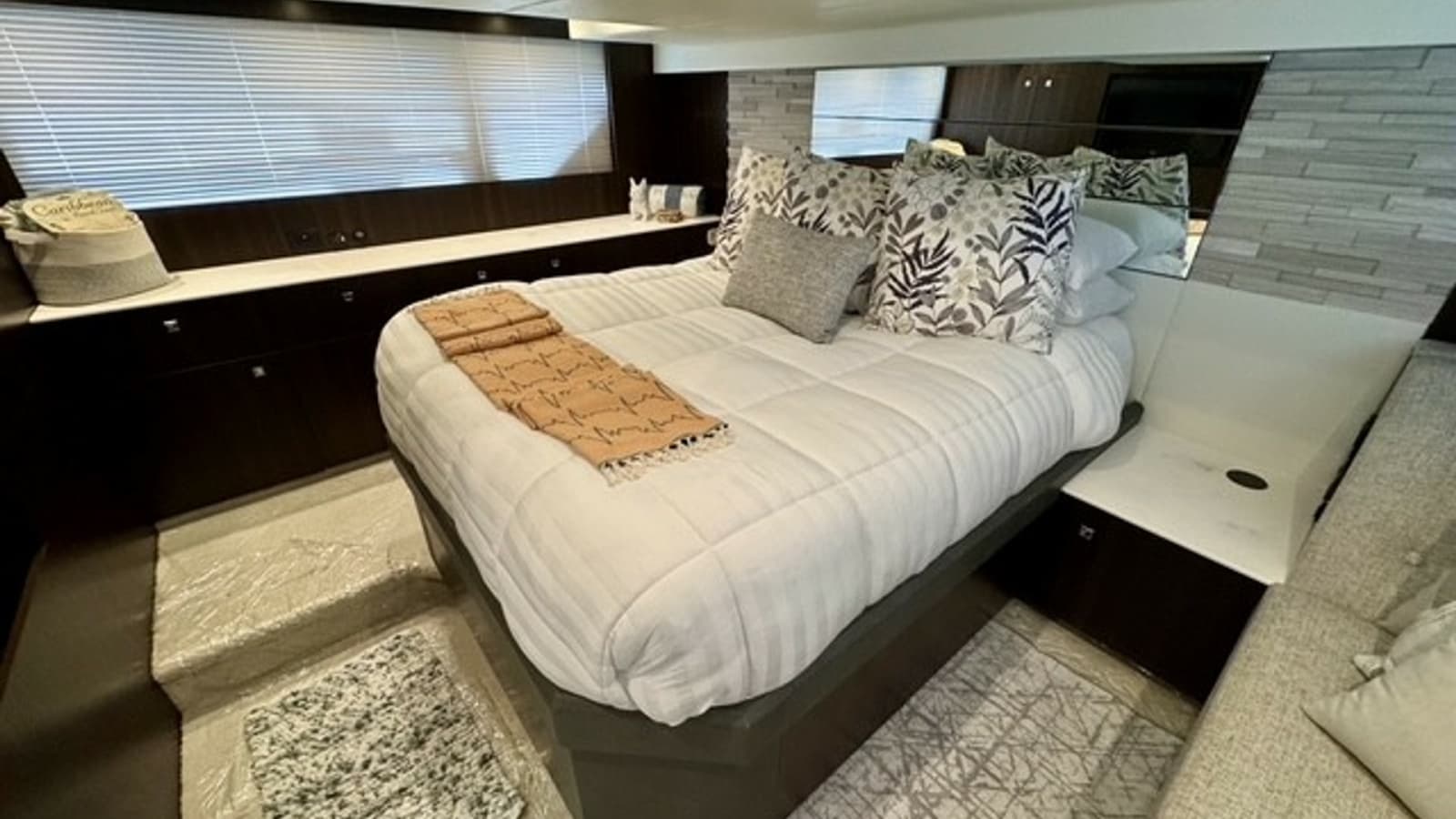 Luxurious Forward Stateroom