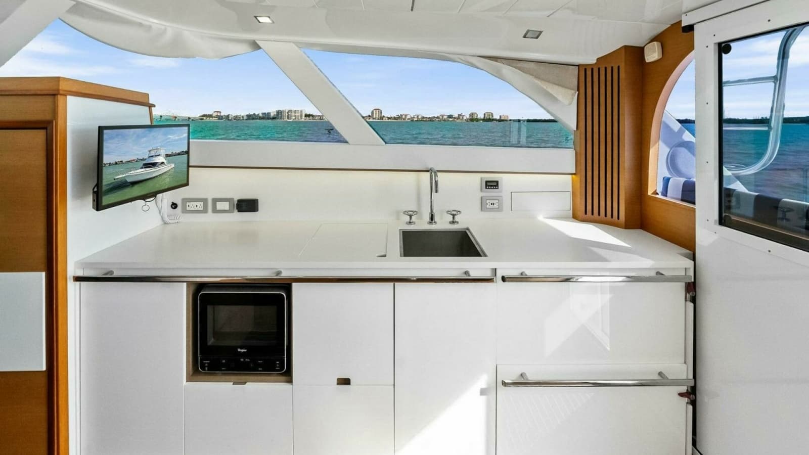 2017 Bertram 35 Flybridge