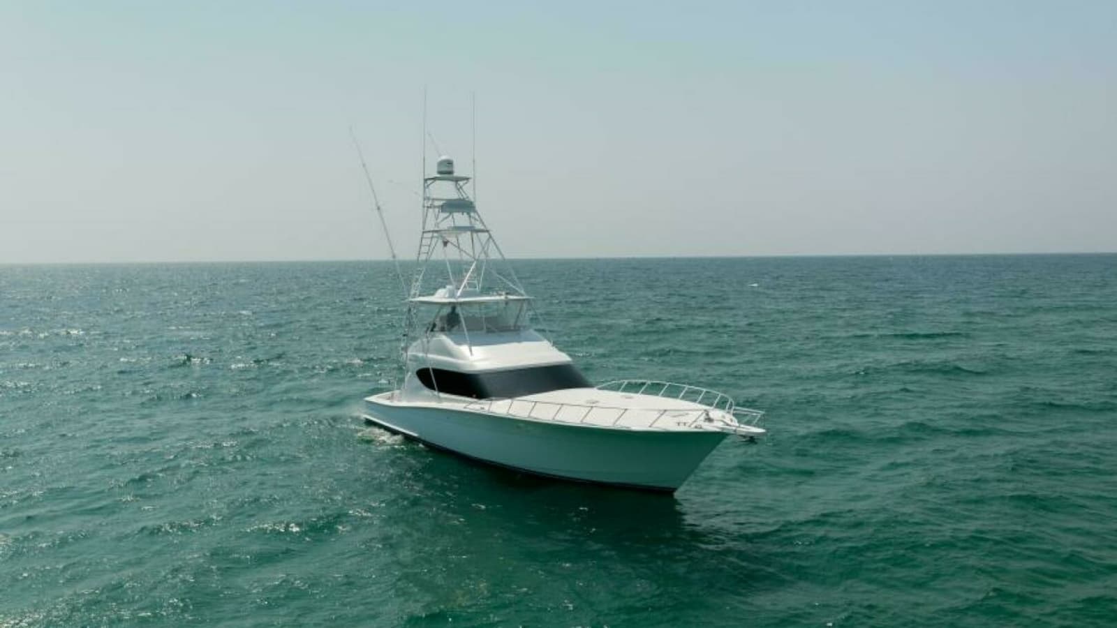 2008 Hatteras 60 Convertible STBD Bow