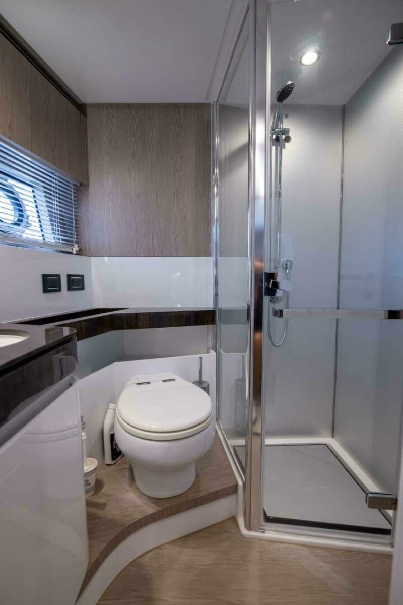 Azimut 70 Triple Play -