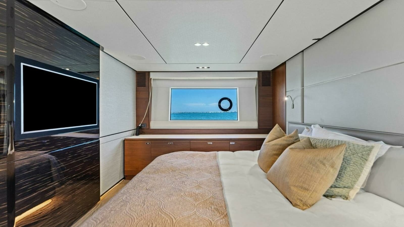 2018 Princess Y75 Motor Yacht