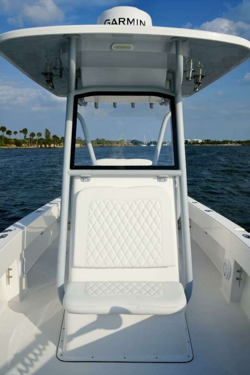 Reef Runner 23 - Seating