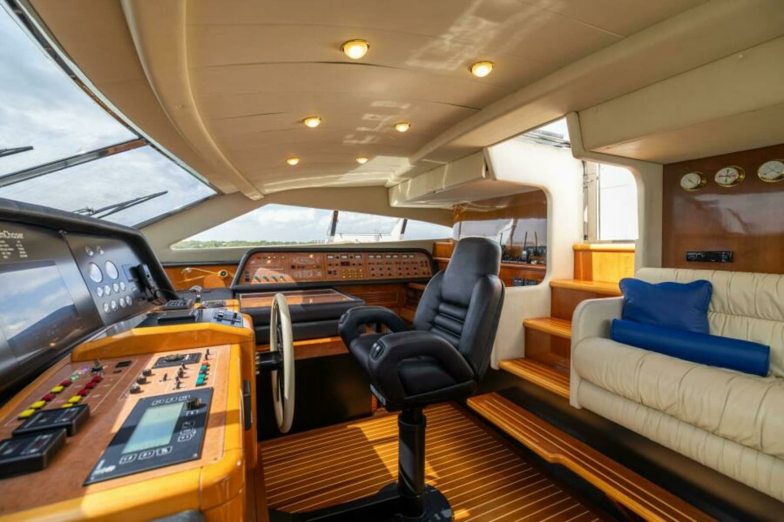 2001 Ferretti 94 Raised Pilothouse - Dreamchaser -Raised Pilothouse