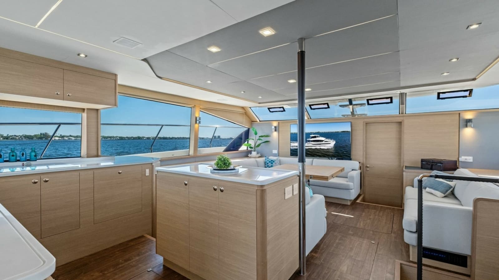 2022 54 Aquila Powercat 'Remarkable I'