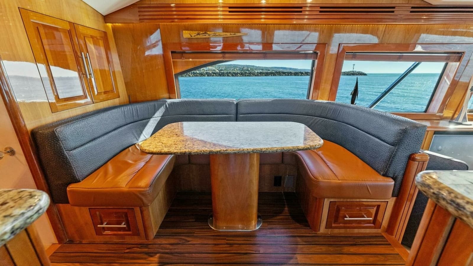 2007 Hatteras 64 Convertible CHUPACABRA - Salon Dinette with Ocean View