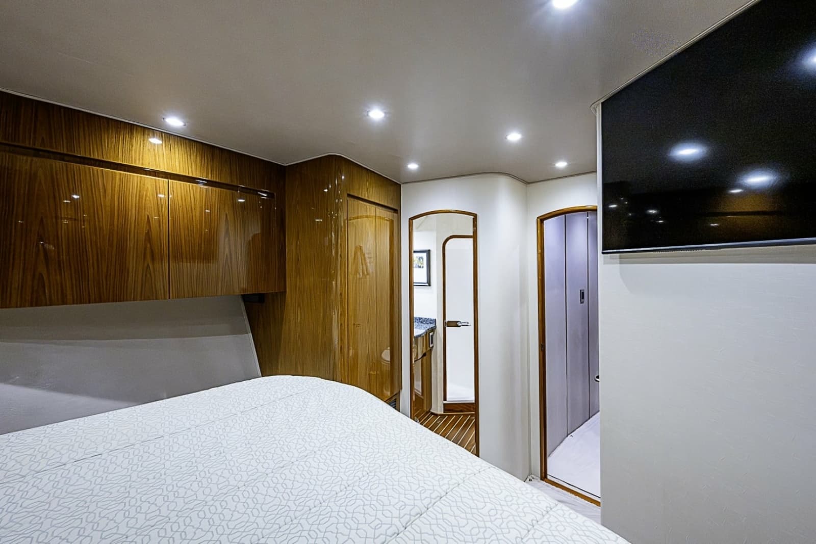 2011 Viking 76 Enclosed Bridge