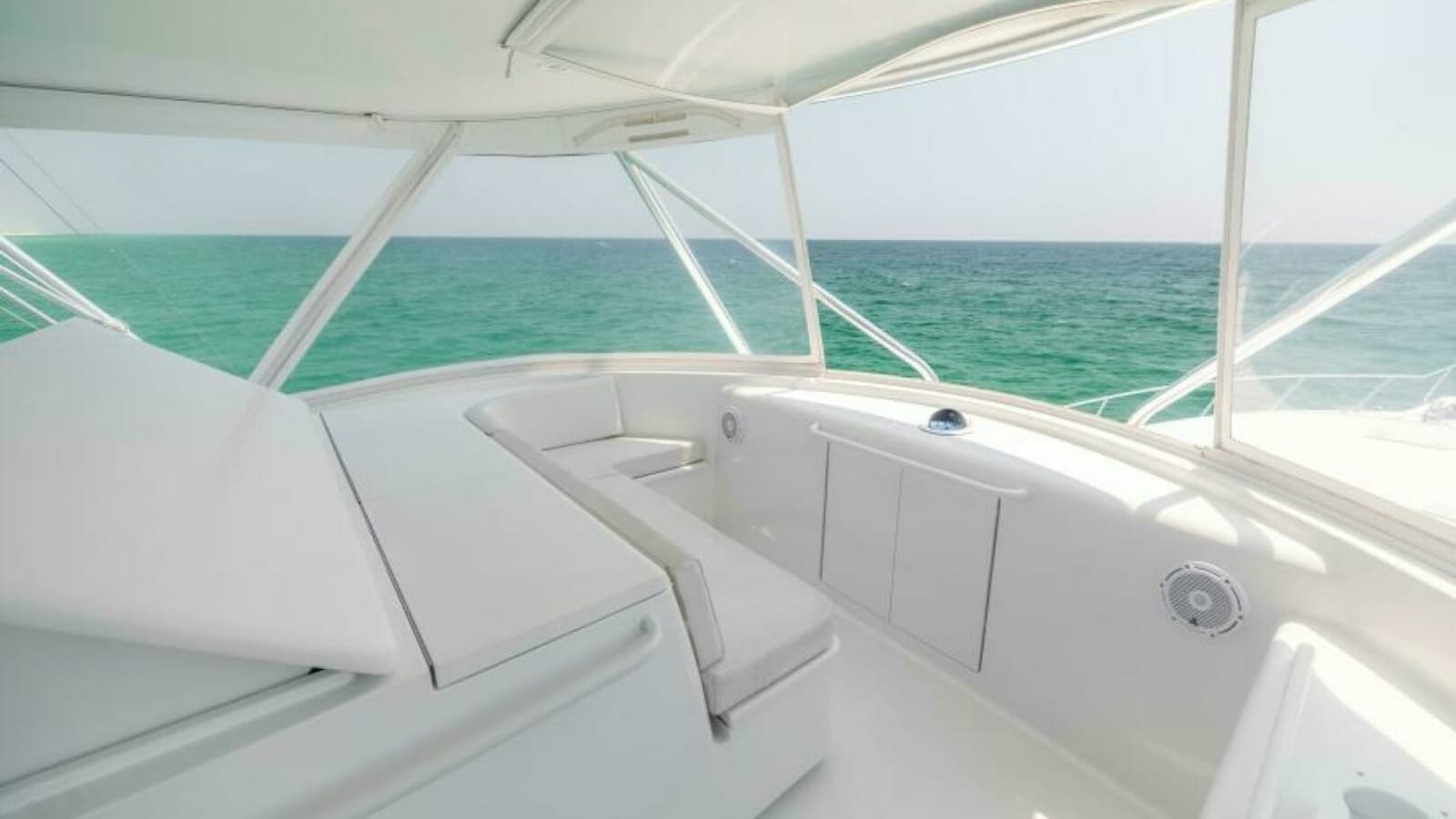 2008 Hatteras 60 Convertible Bow Seating