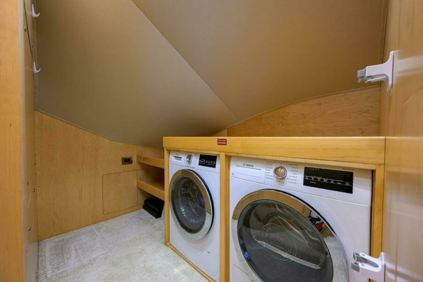 Viking 80 - LAMPLIGHTER - Pantry & Laundry