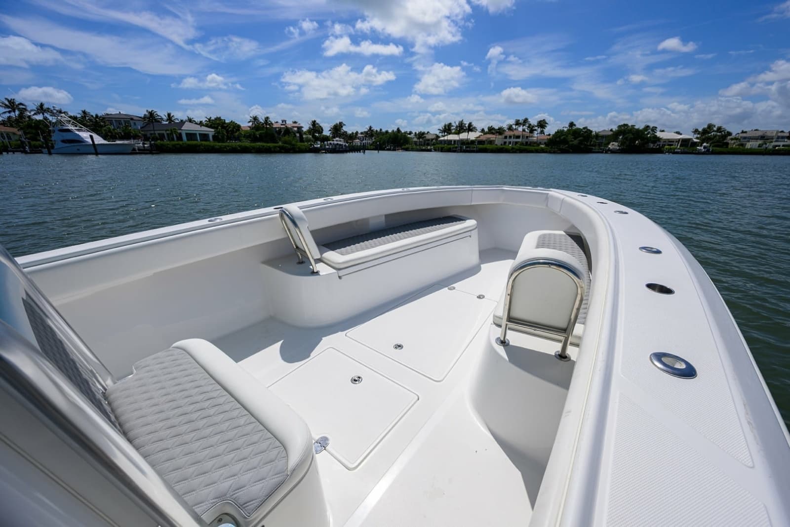 Bahama 41 - Exterior Bow