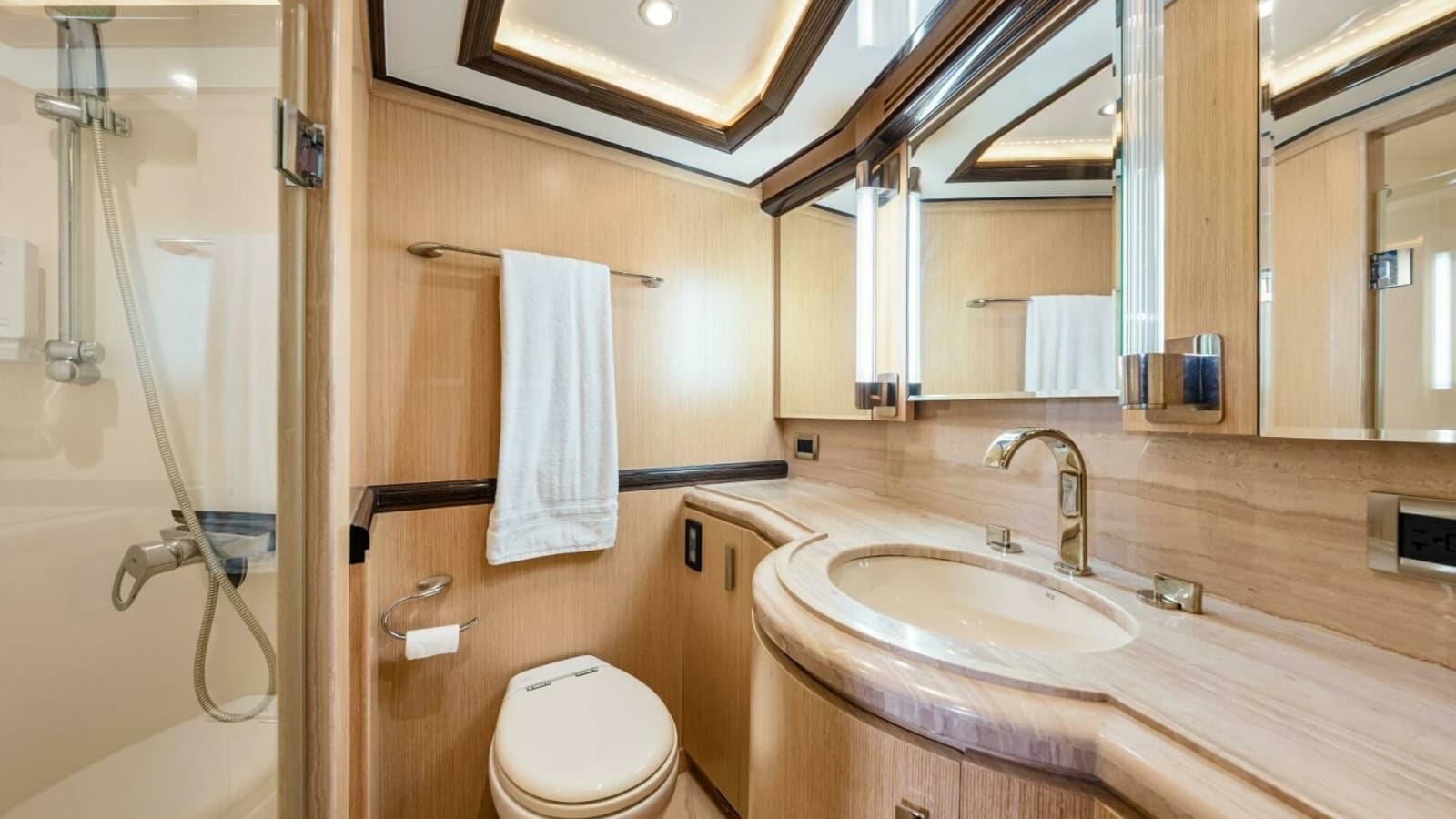 2010 83 Ocean Alexander Motor Yacht 'Relentless'