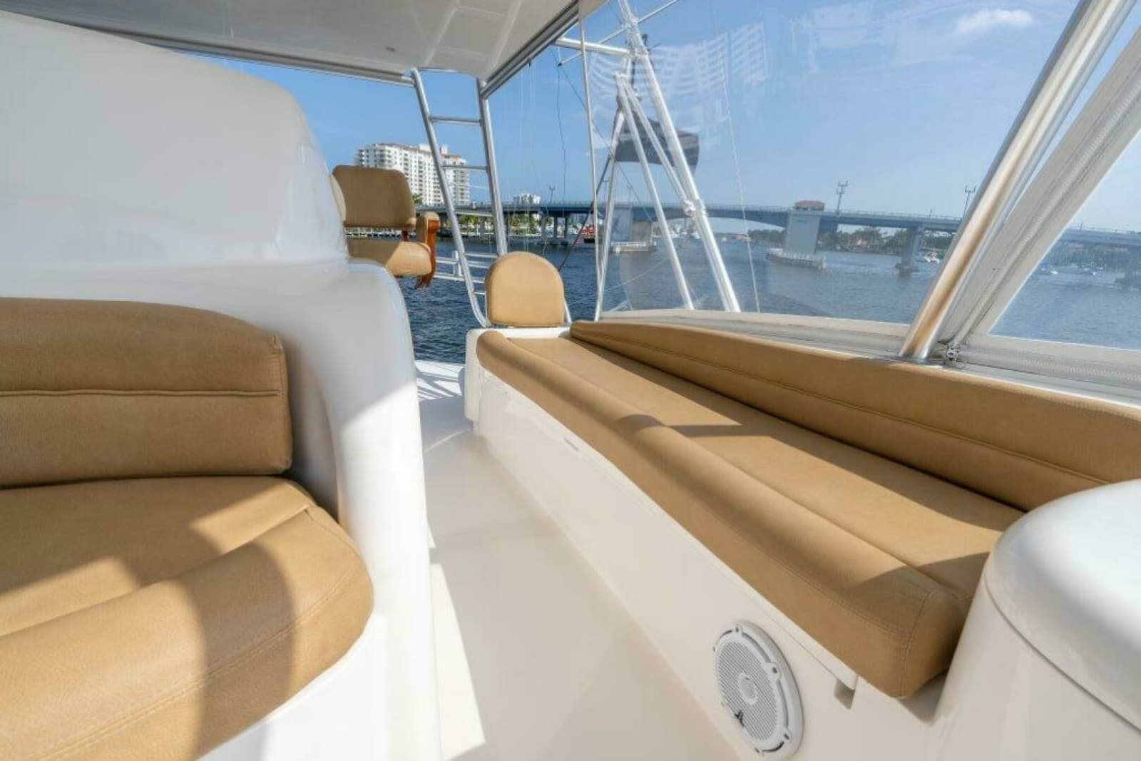 2015 Viking 66 No Collars - Flybridge