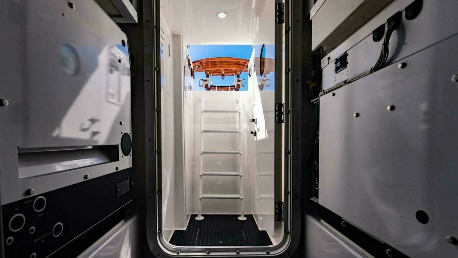 2020 Viking 72 Enclosed Bridge