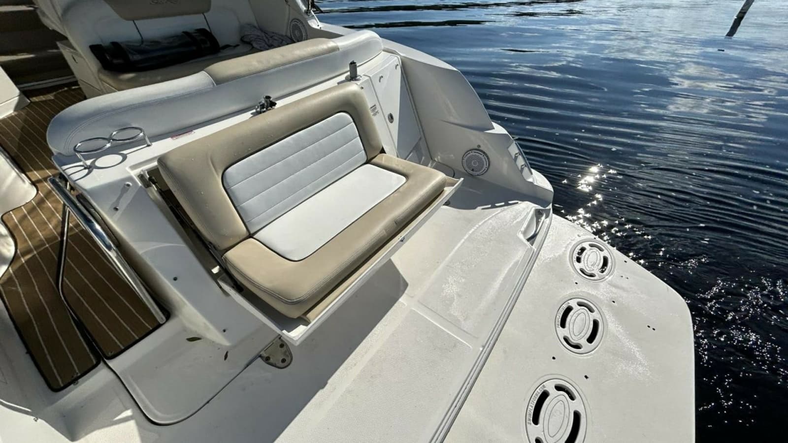 2009 Sea Ray 310 Sundancer Andrews Place Aft Seating