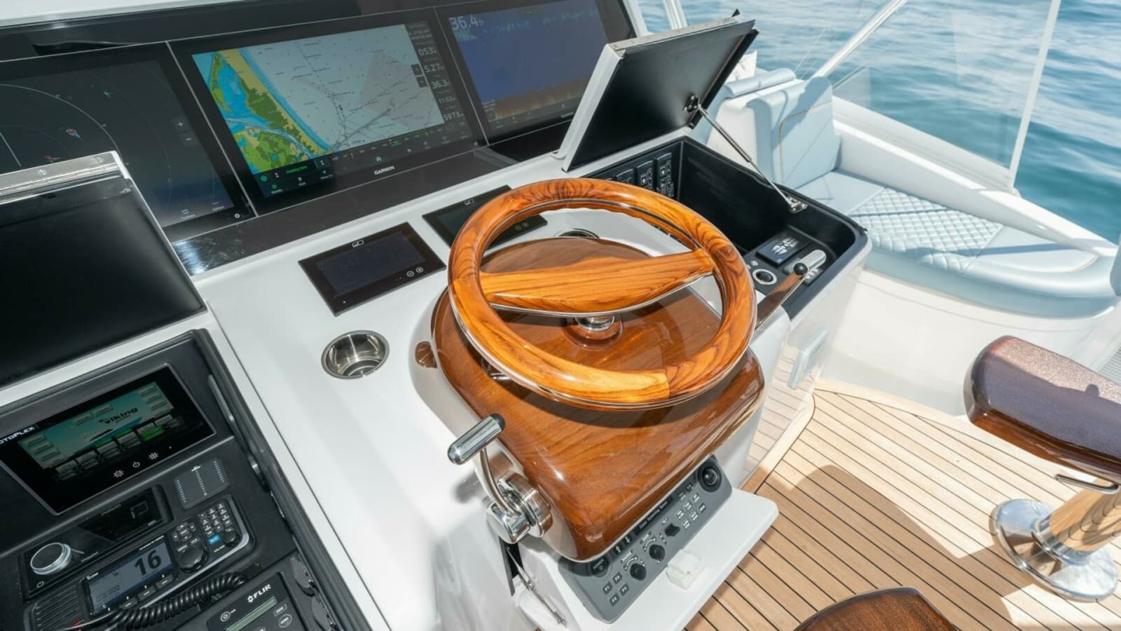 2025 Viking 90C "Zatara"