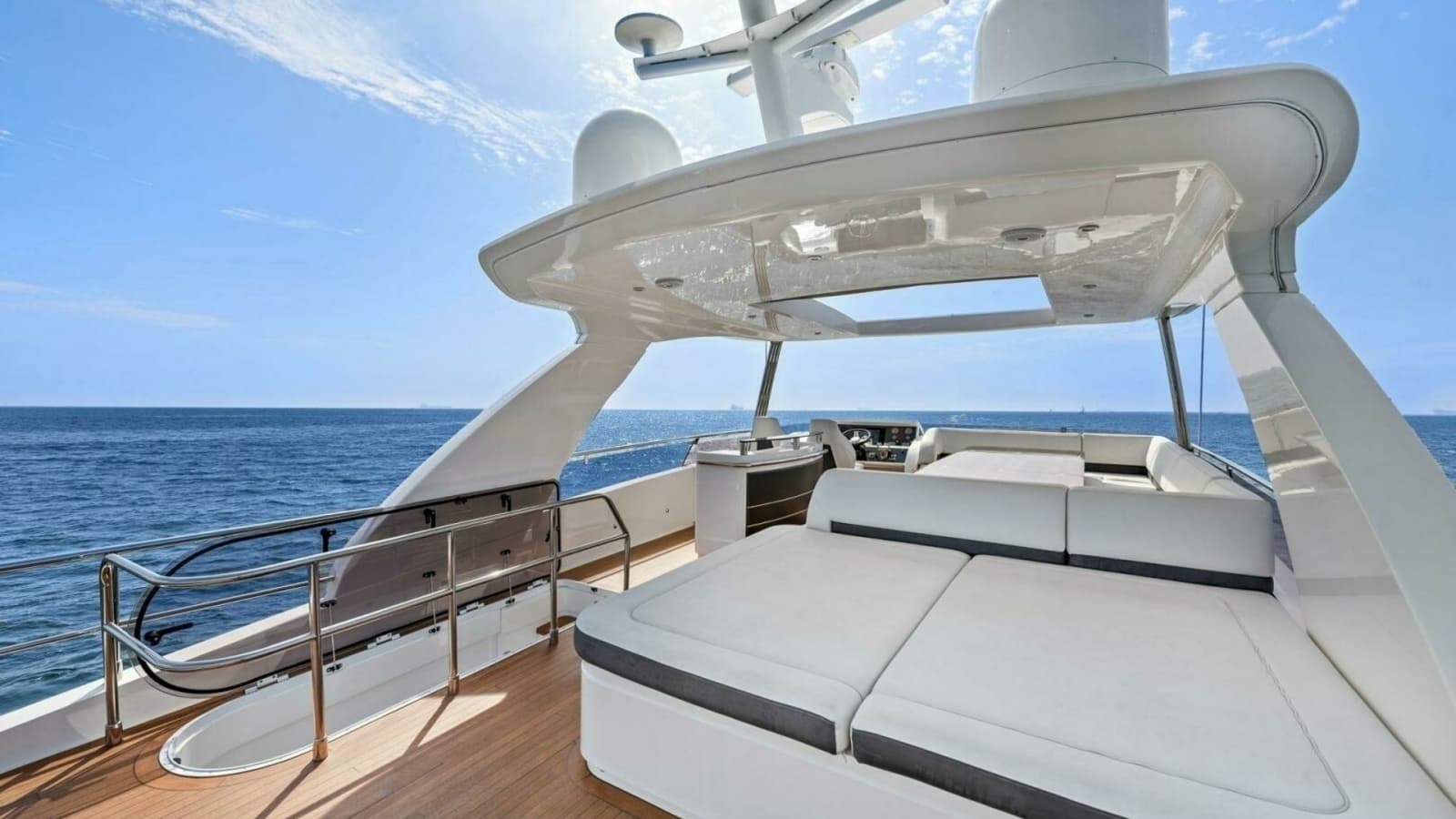 2015 Princess 72 Motor Yacht "LA-Z-BUOY" Luxurious Flybridge