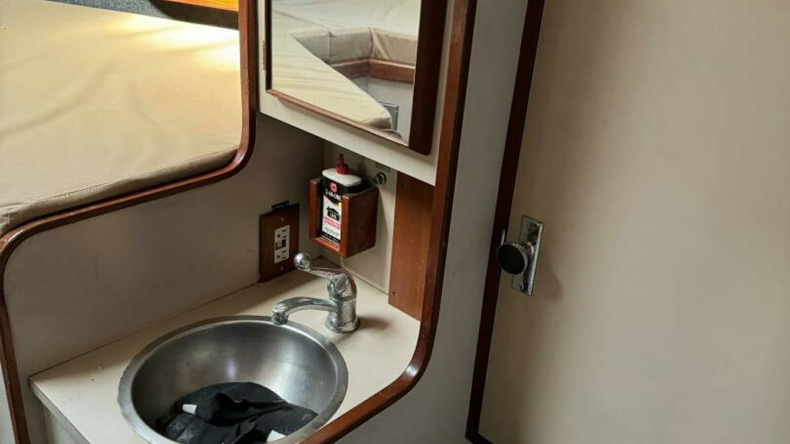 1983 Bertram 385 Convertible Cast Off II