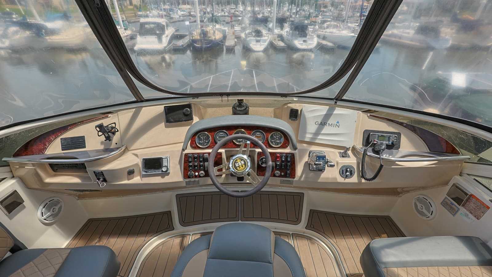 Flybridge Helm with Panoramic View